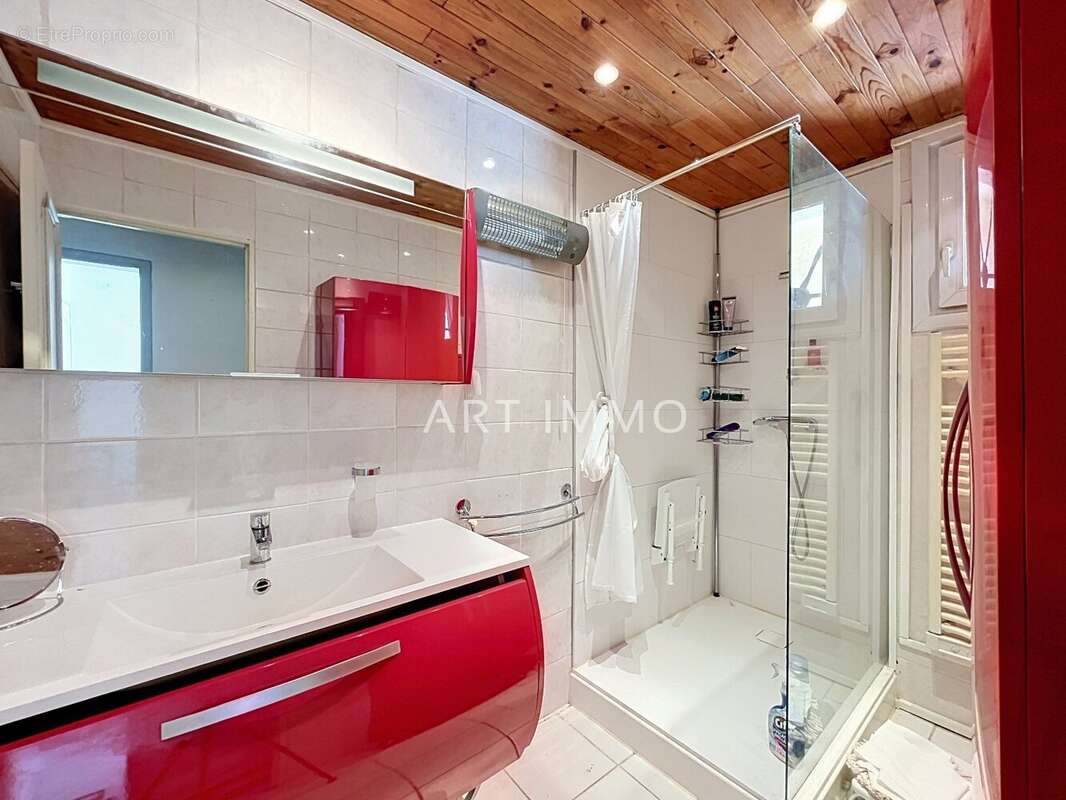 Maison de plain pied a rafraichir en zone uc - photo 13