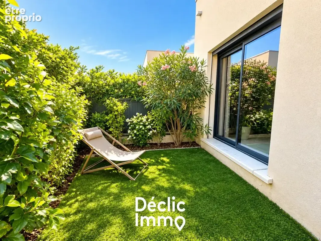 Villa contemporaine  5 chambres  piscine  vue mont saint-loup  vendue meublée - photo 16