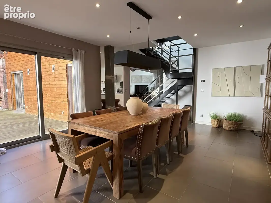 Maison familiale d’exception   270 m2 avec piscine et garage - photo 11