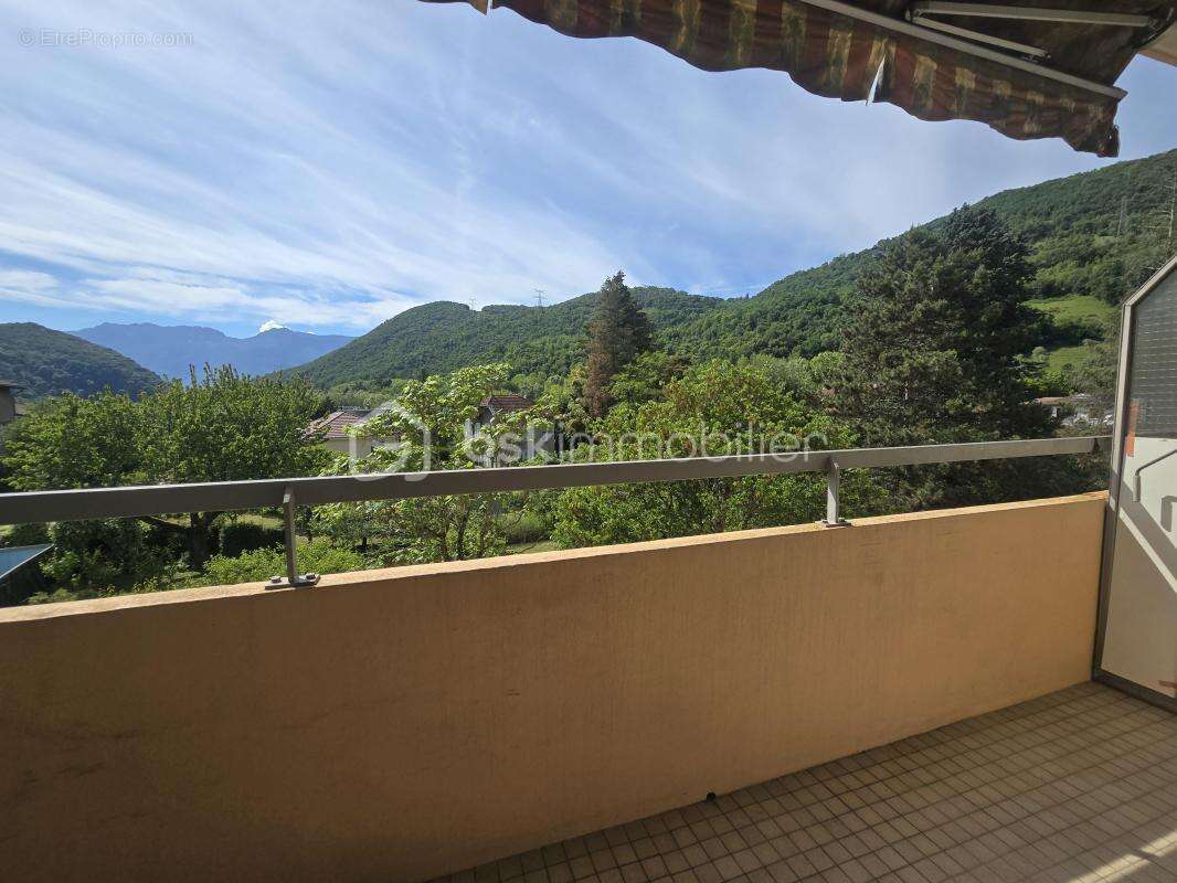  T2 lumineux avec balcon, vue imprenable sur un parc arboré – Résidence prisée Les Archers à Vizille - photo 12