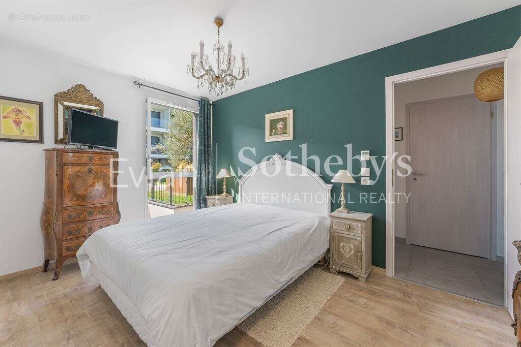 Evian les Bains, T4 dans une résidence très récente avec large balcon vue lac. - photo 12