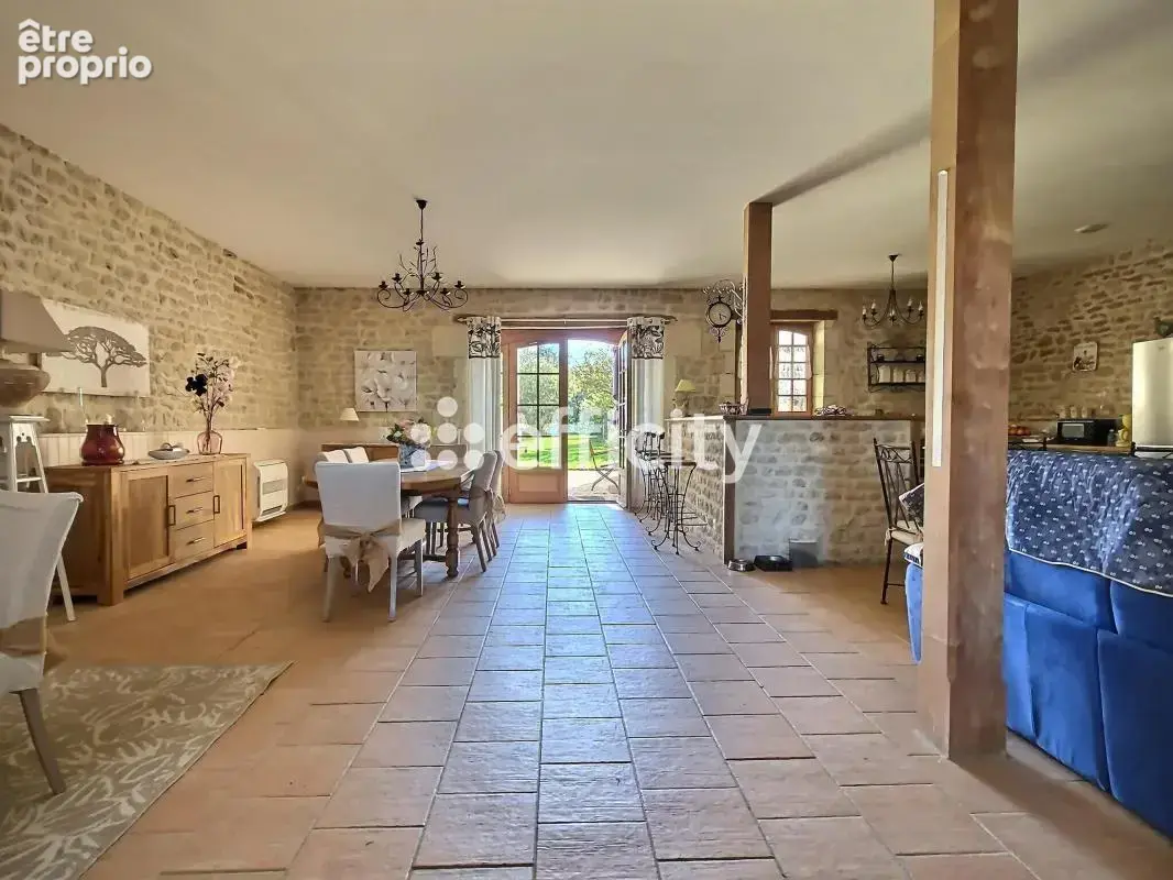 Maison 204 m² à Loulay  - photo 7
