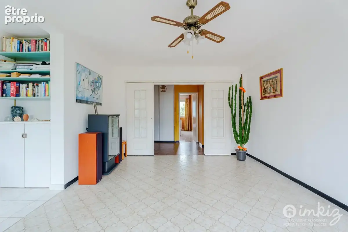 Dernier étage, vue dégagée, balcon 16m² - photo 2