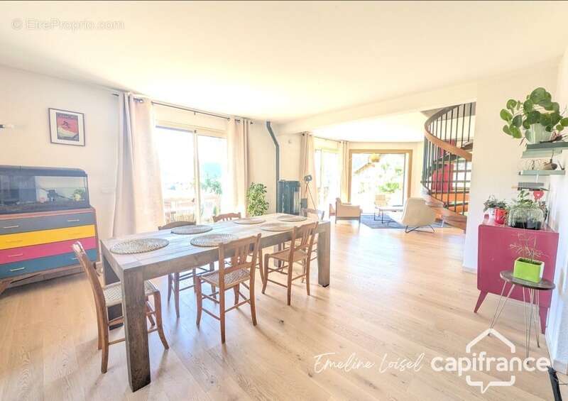 Maison familiale de 171 m² - 5 Chambres - Vue panoramique - AUTRANS MEAUDRE EN VERCORS (38112) - photo 4