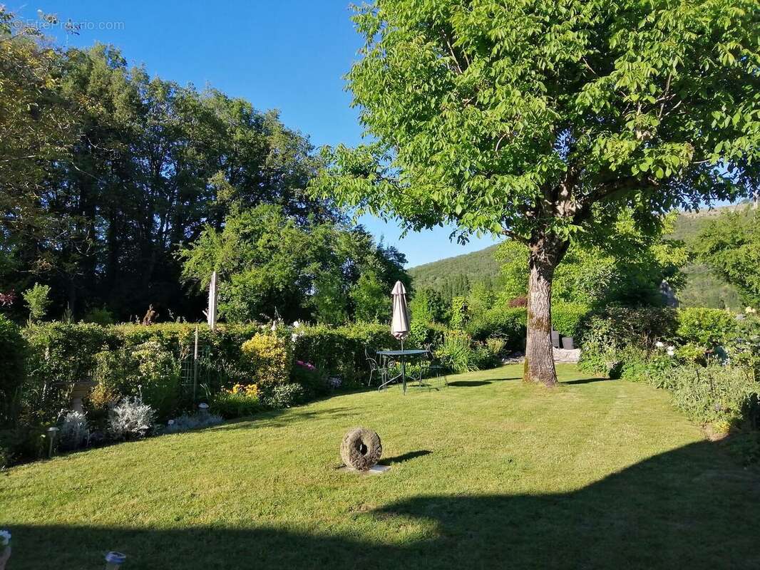 Terrain devant maison - Maison à CAJARC