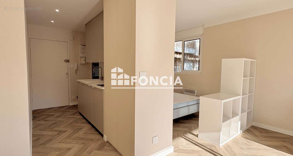 Rue H.GORJUS / Parc Poppy - Appartement entièrement rénové en DERNIER ETAGE avec BALCONopp - photo 8