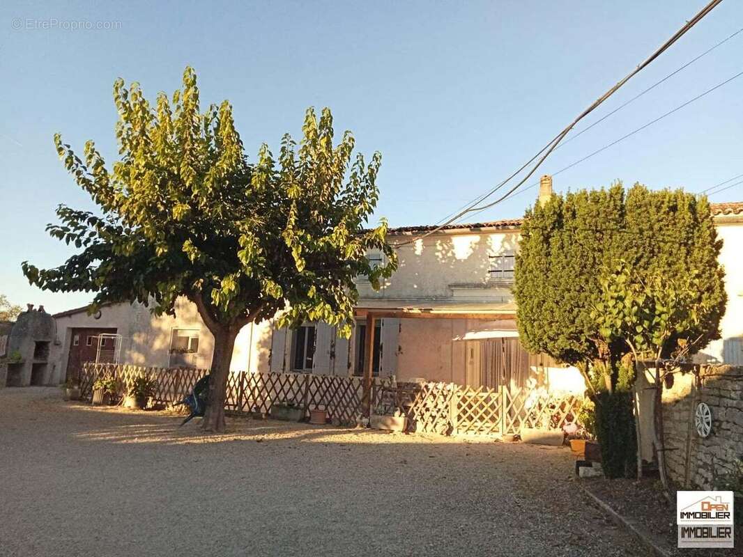 Appartement à SAINTE-SEVERE