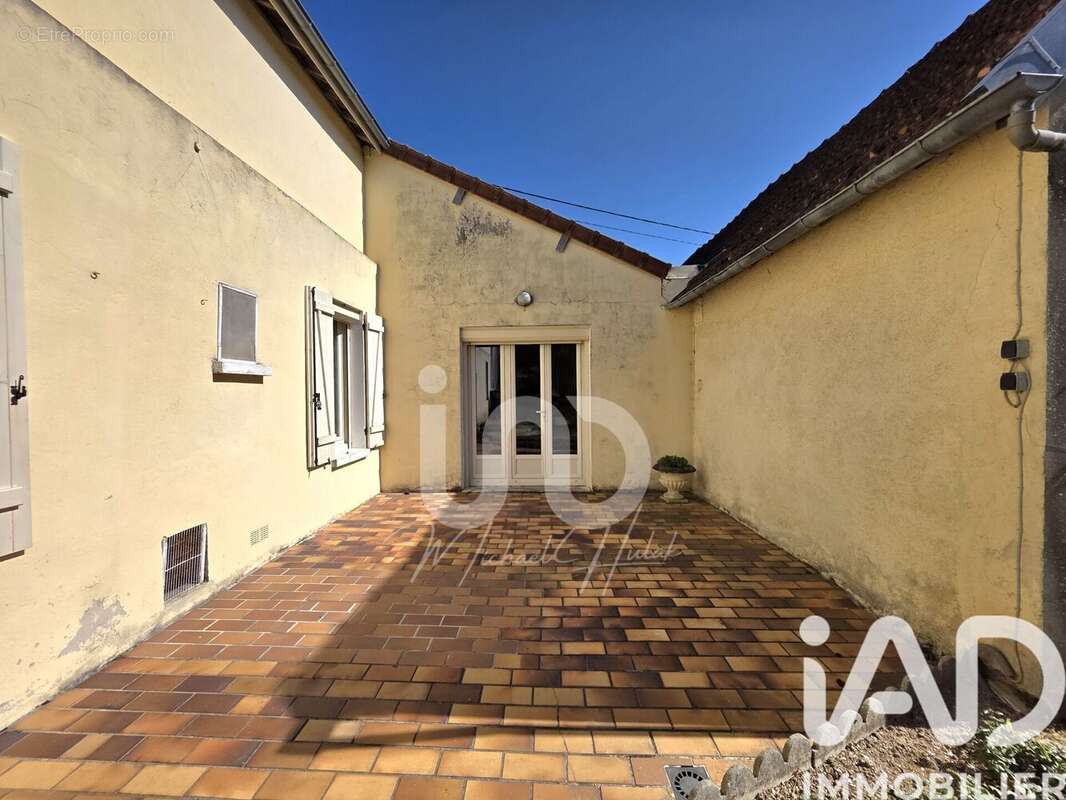 Maison 117 m² à La Louptiere-Thenard  - photo 9