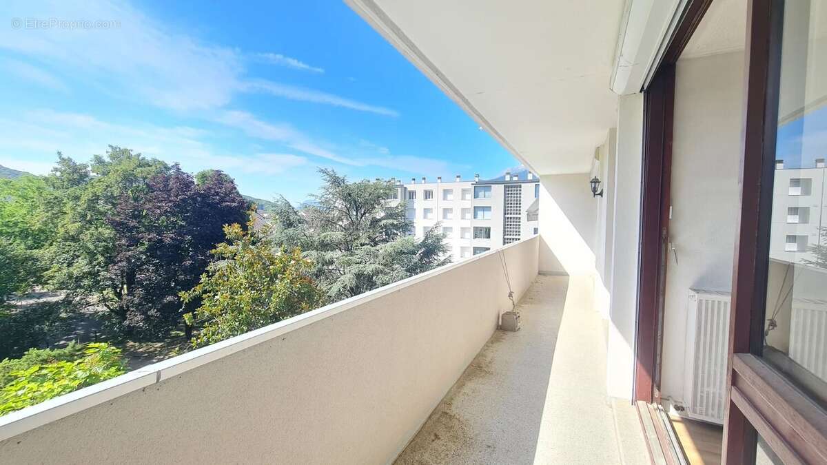Appartement à ECHIROLLES