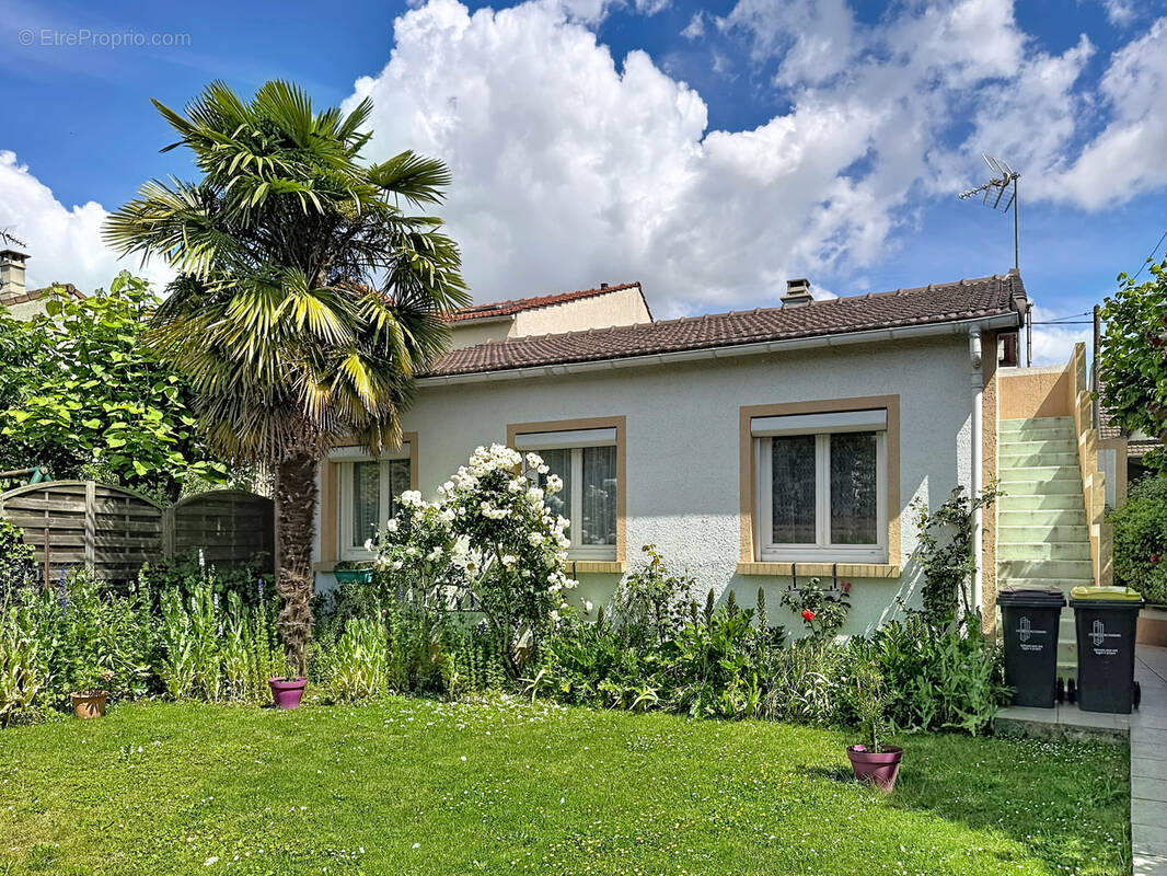 Maison à SAVIGNY-SUR-ORGE