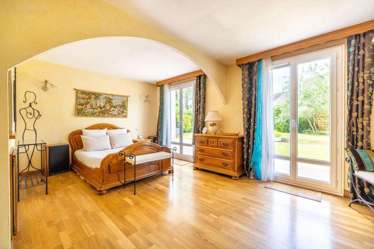 Maison à LIMEIL-BREVANNES