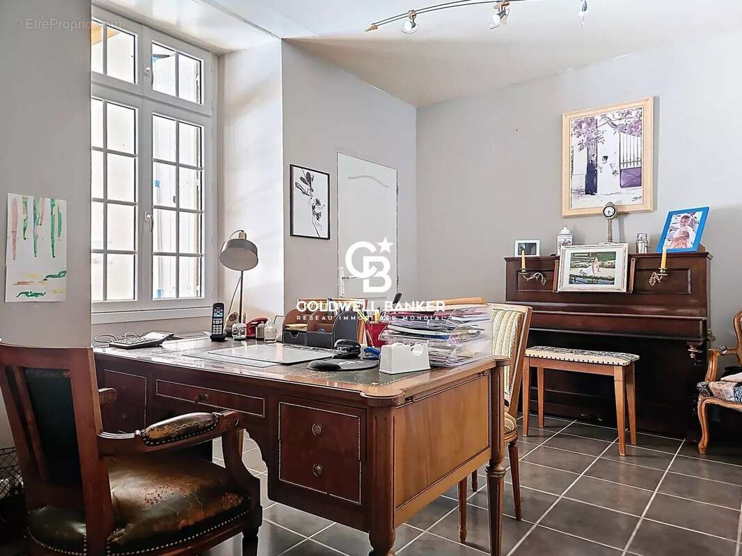 Maison à SAINT-JEAN-D'ANGELY