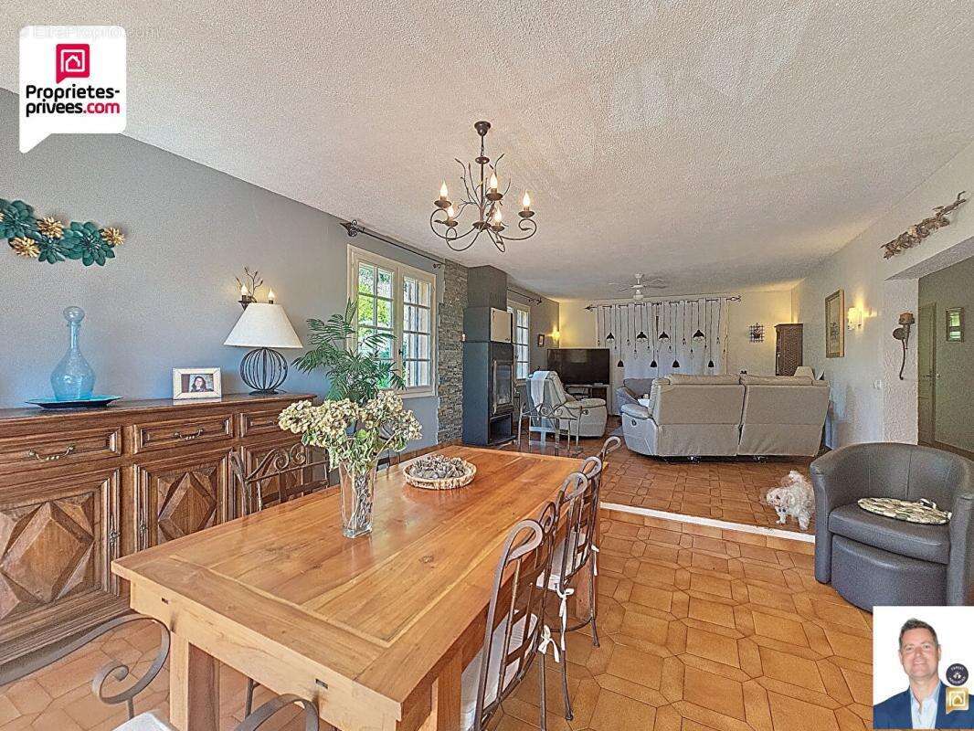 Maison à SAINT-CEZAIRE-SUR-SIAGNE