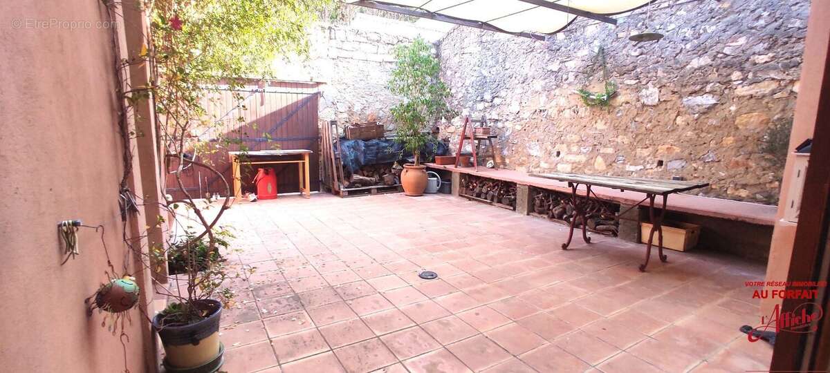 Maison de caractère avec grands espaces et piscine - photo 2