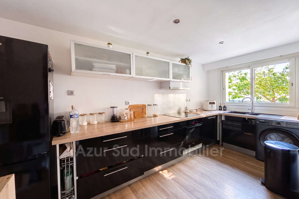 Appartement 62 m² à Antibes  - photo 3