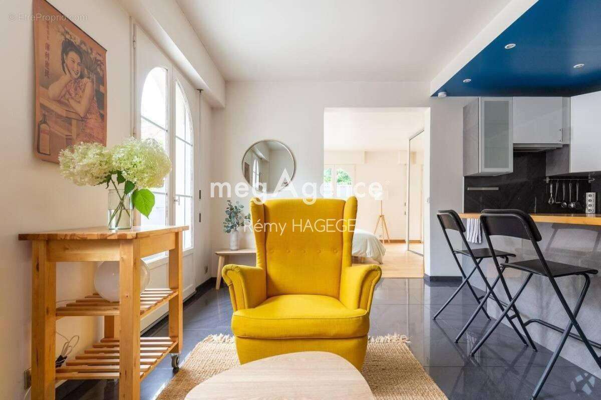 Appartement à LA GARENNE-COLOMBES