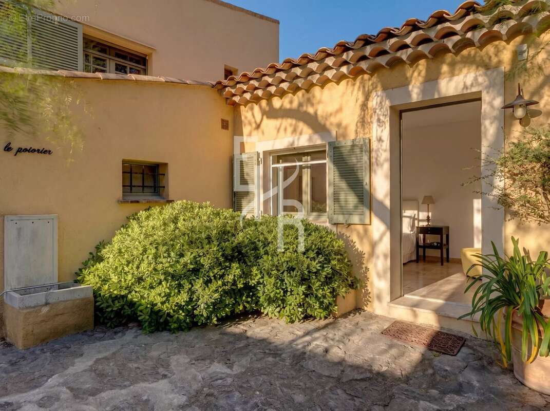 Maison à MOUGINS