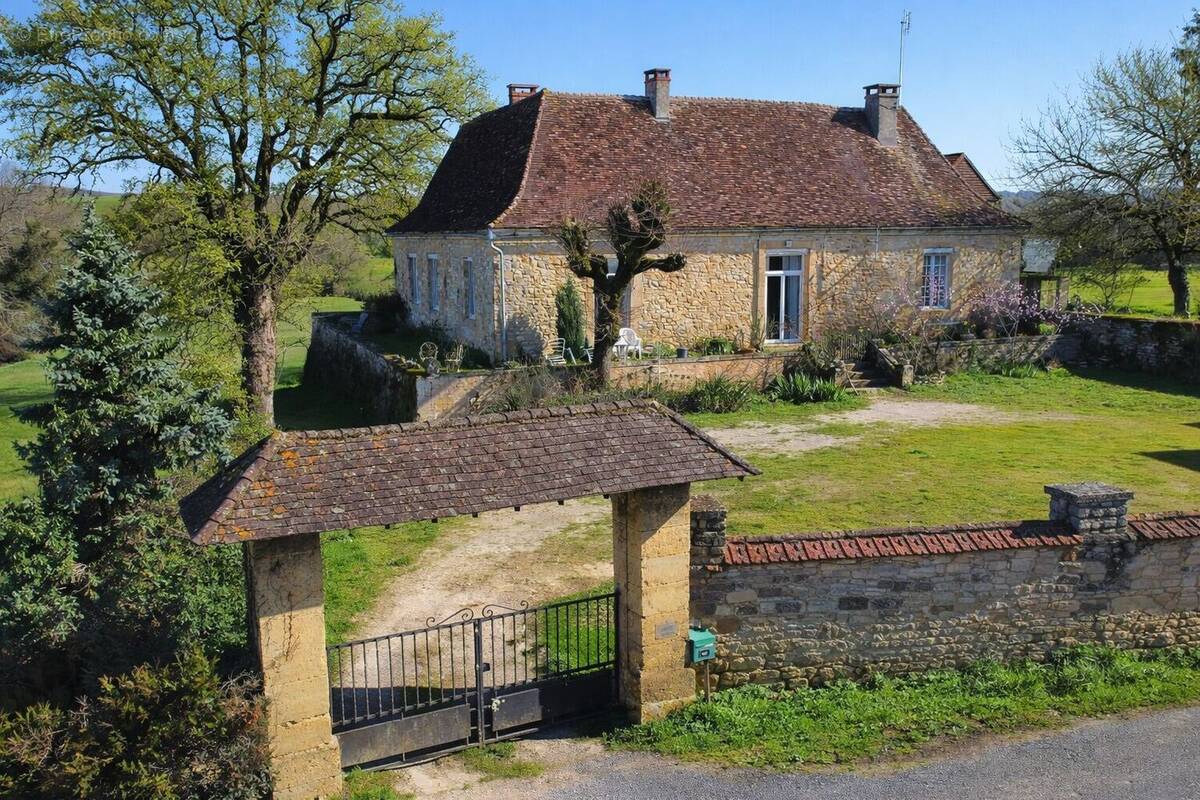Entrée - Maison à EXCIDEUIL