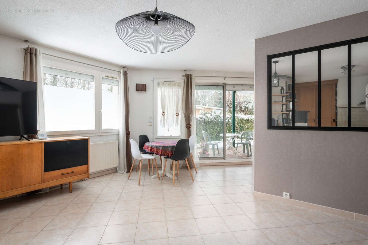 Appartement à MEYLAN
