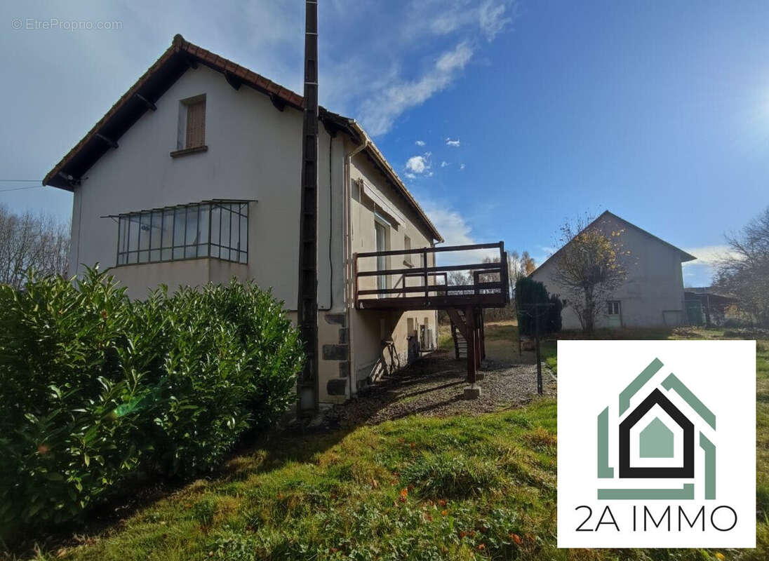 Maison à CHAPDES-BEAUFORT