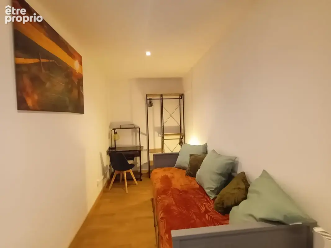 Appartement 1 021 m² à vendre à Pontaumur (63380) - photo 4