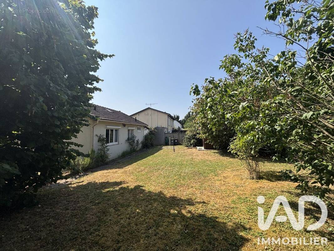 Photo 1 - Maison à LE PLESSIS-TREVISE