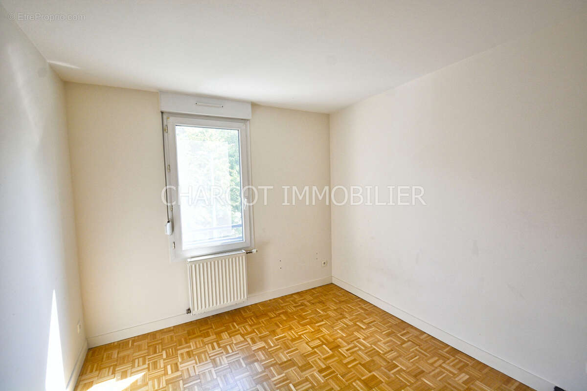 LYON 9ème - APPARTEMENT SPACIEUX 4 pièces - Quartier recherché, calme, prox ttes commodités - photo 9