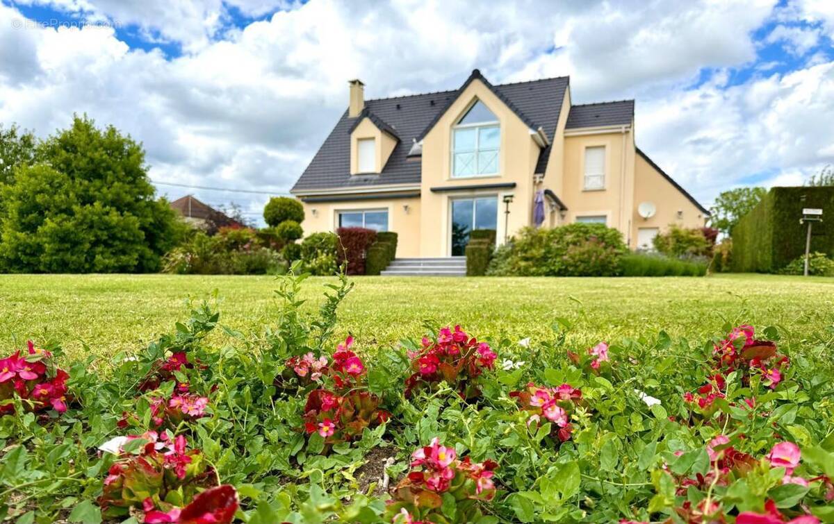 Maison à MEZY-SUR-SEINE