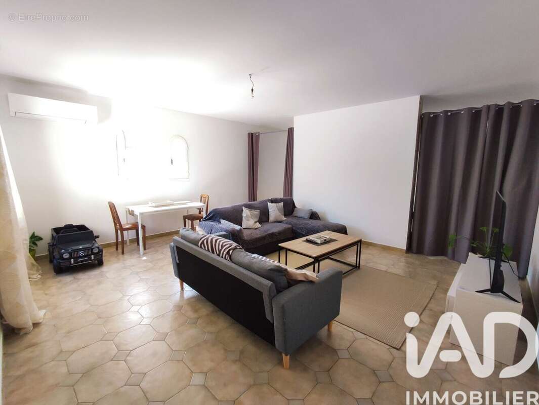 Maison 265 m² à Gabian  - photo 3
