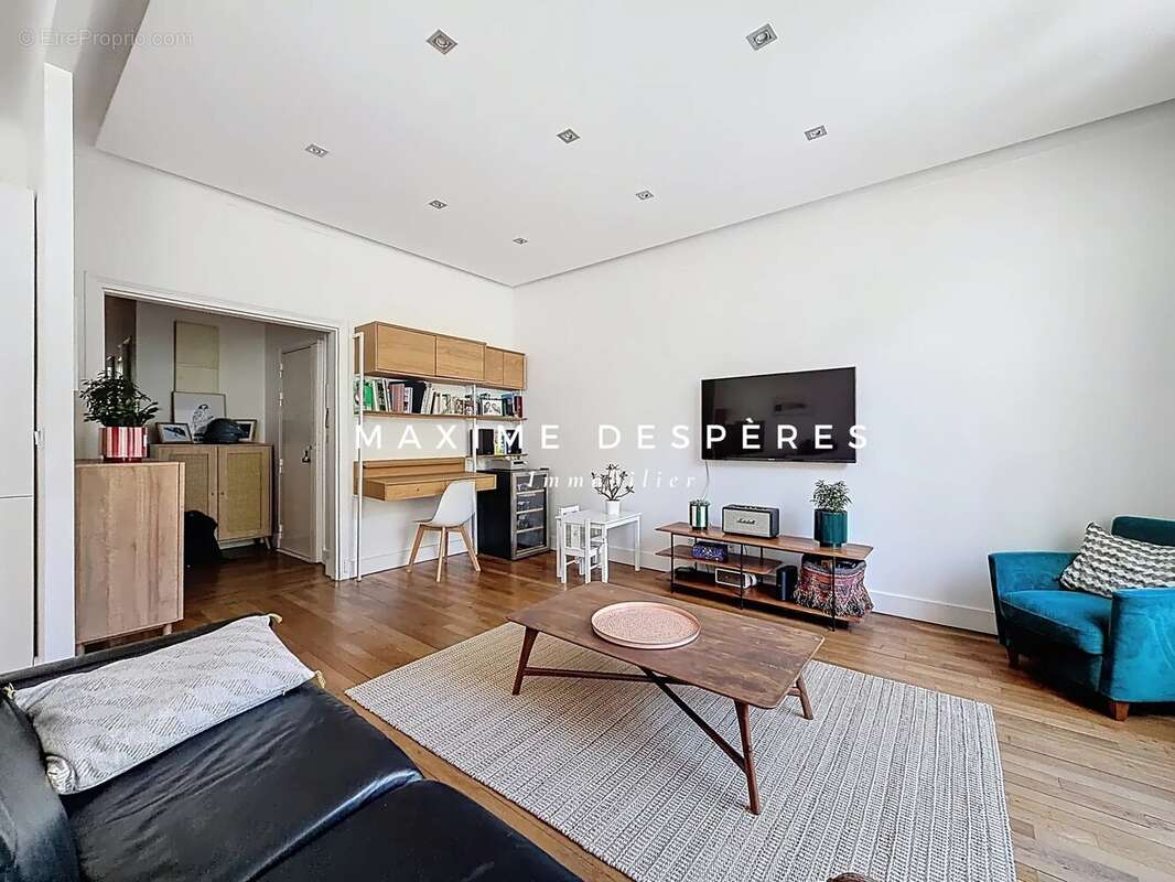 Appartement à NEUILLY-SUR-SEINE