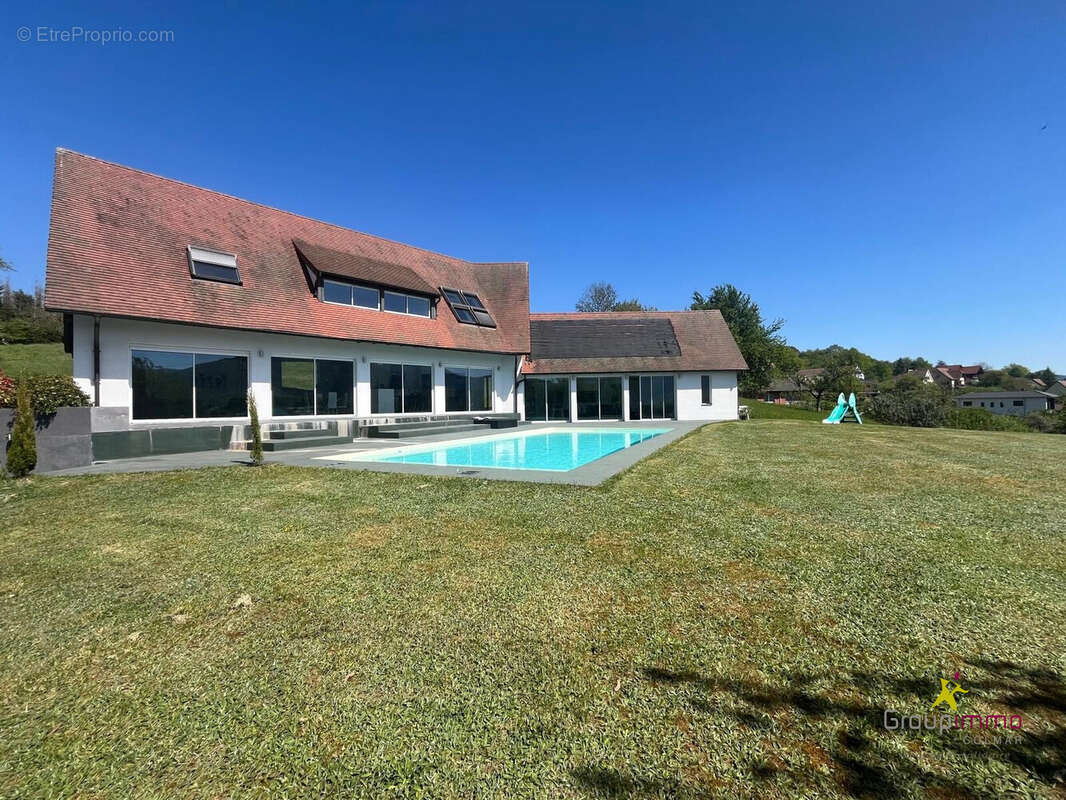 Maison 268 m² à Ville  - photo 9