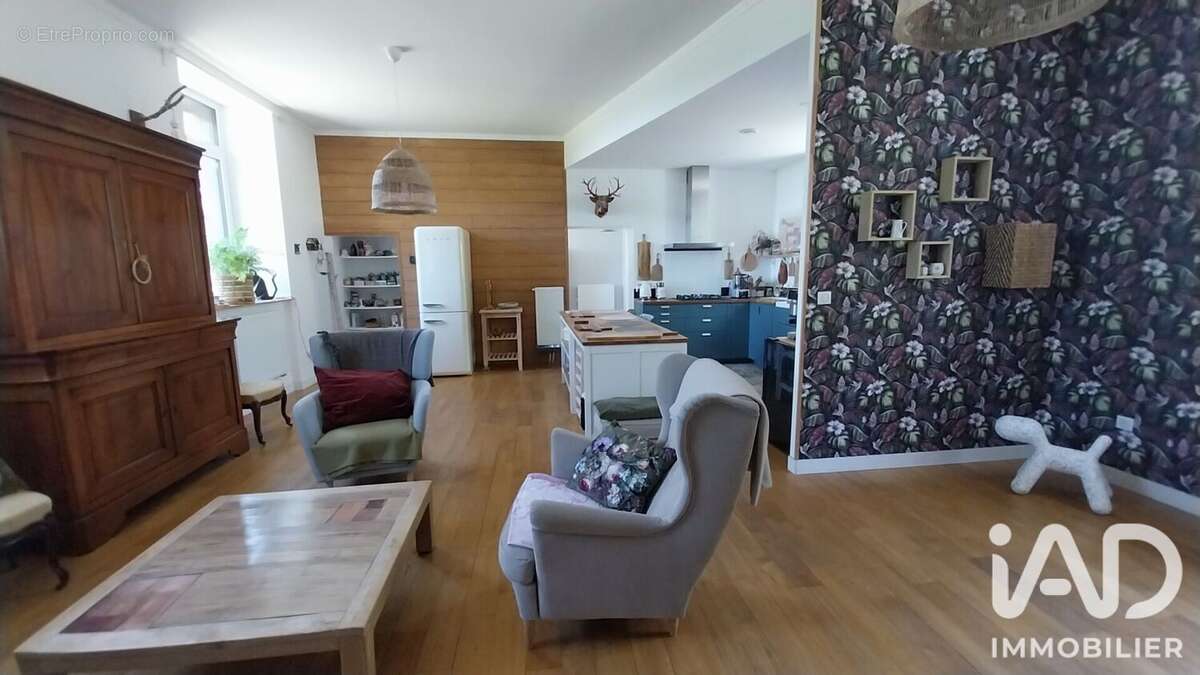 Maison 220 m² à Besse-Et-Saint-Anastaise  - photo 5