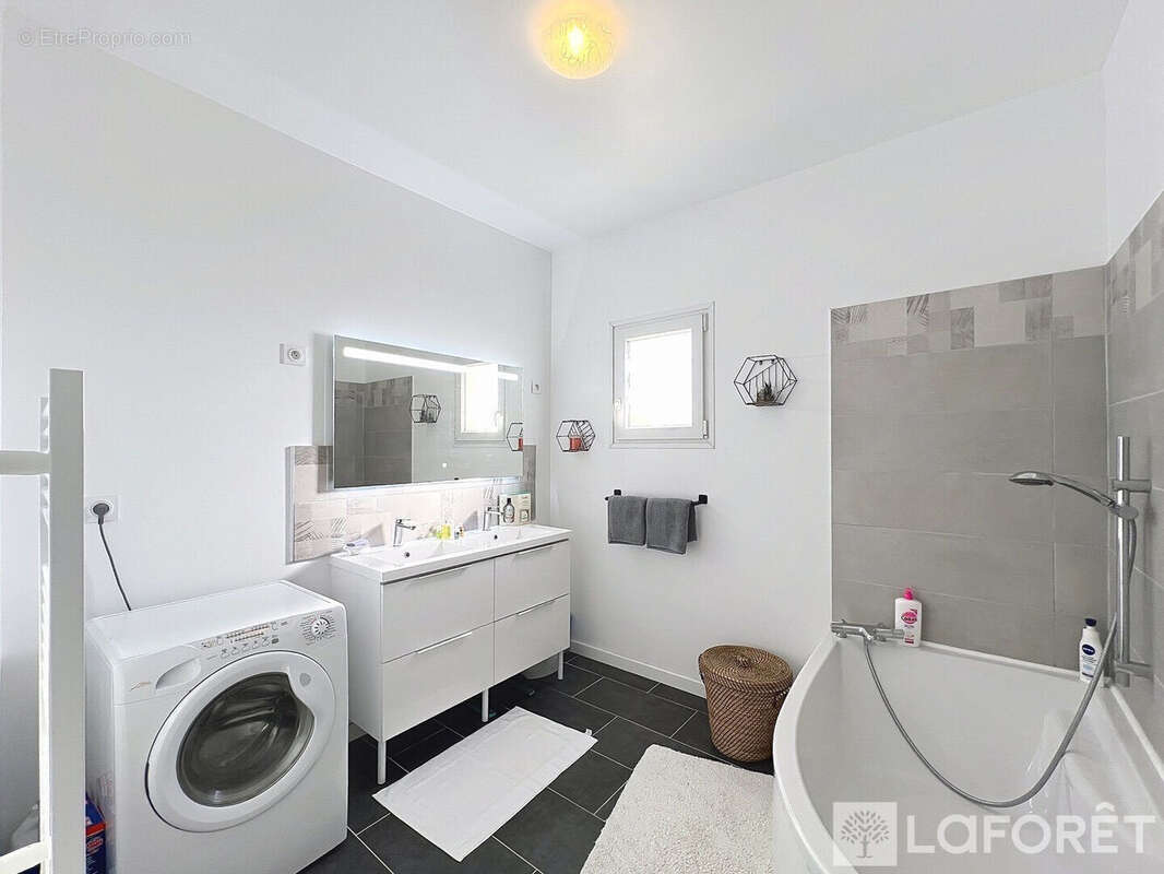 Maison à SAINT-ANDRE-DE-CUBZAC