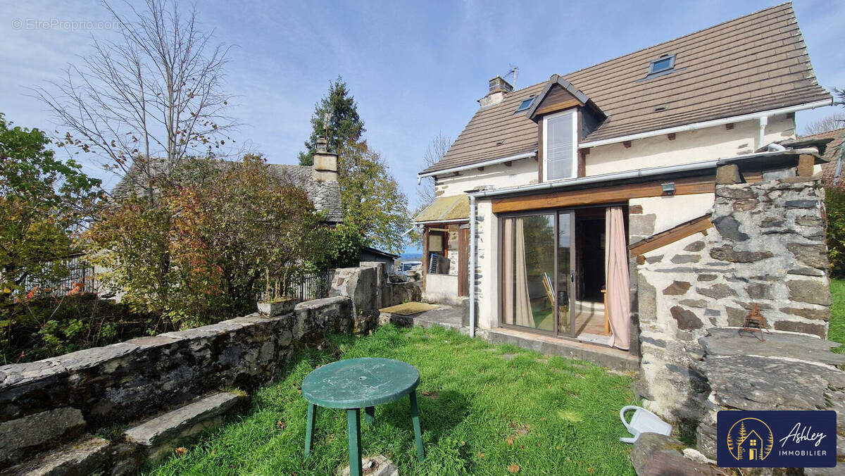 Maison 4 pièces Saint-Etienne-de-Chomeil - Maison à SAINT-ETIENNE-DE-CHOMEIL