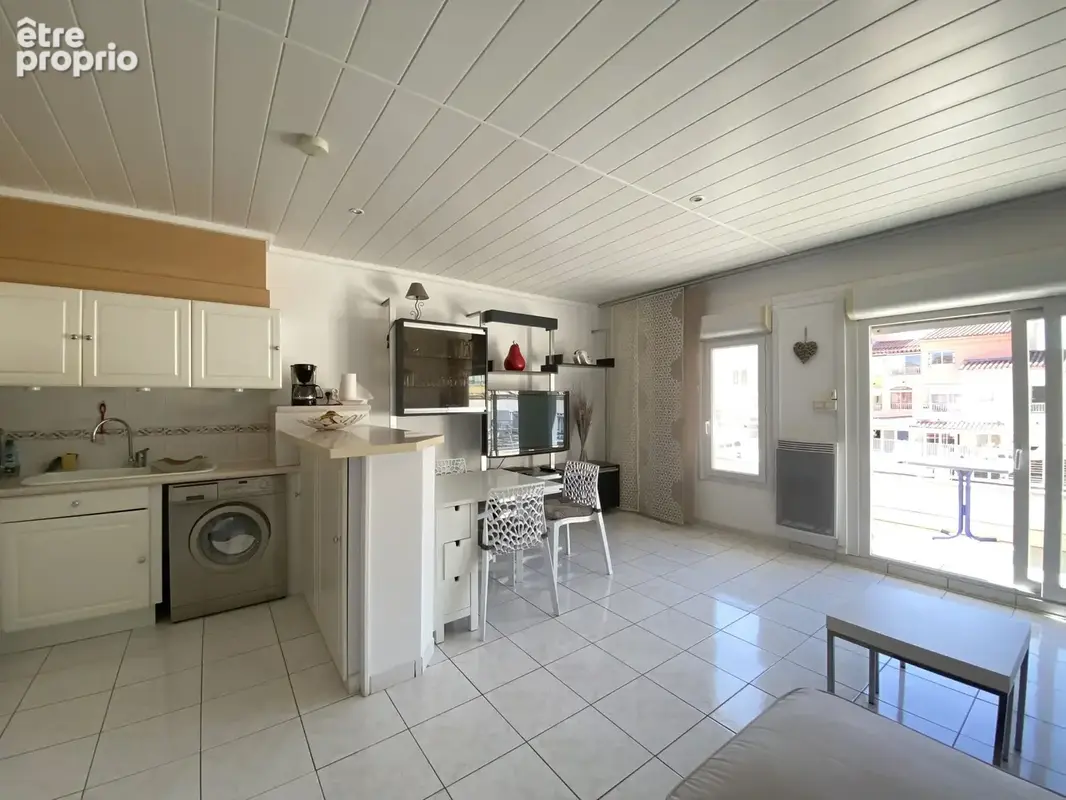Cap d'agde- t2 vue port- place pietonne- grande terrasse- dernier etage - photo 2