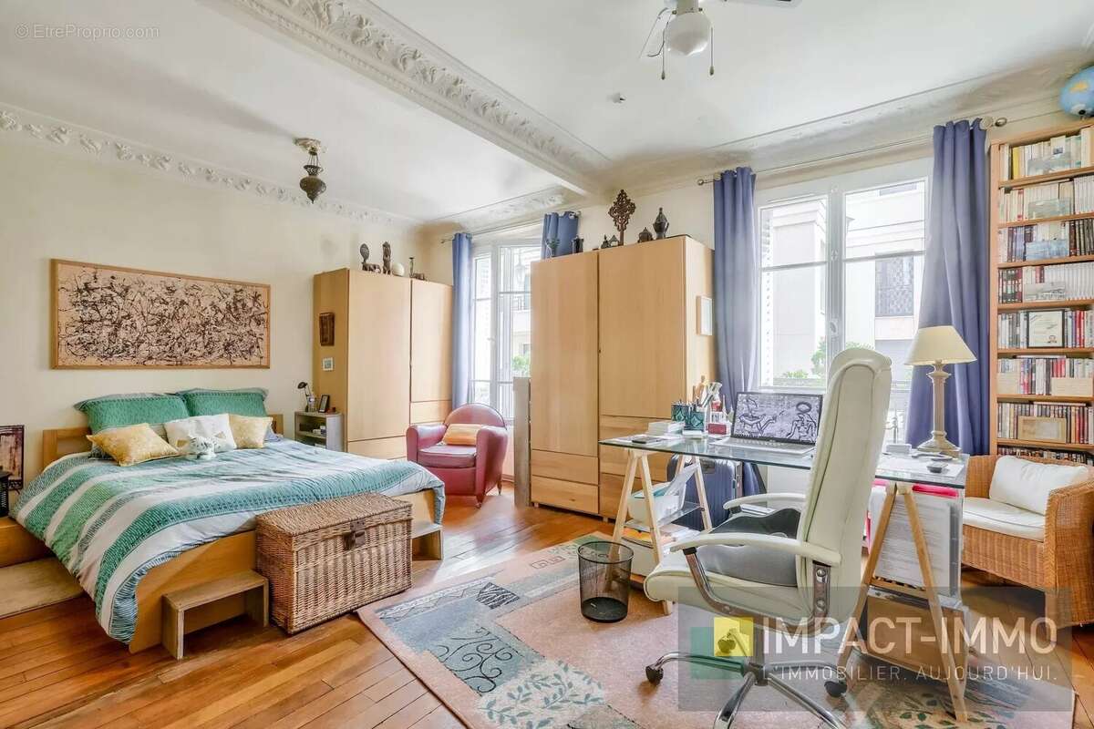 Appartement à LEVALLOIS-PERRET