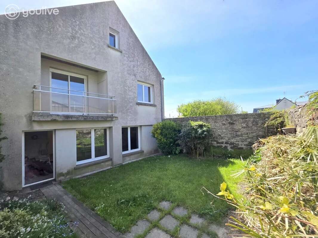 Maison à PLOUGUERNEAU