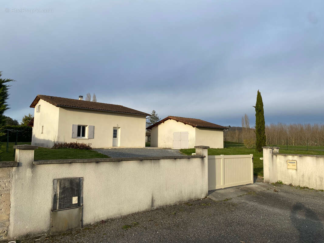 Maison à AUBETERRE-SUR-DRONNE