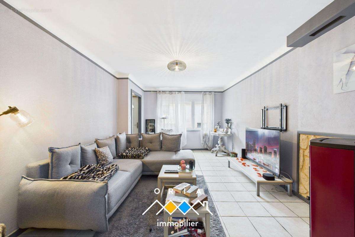 Maison à BAYONVILLE-SUR-MAD