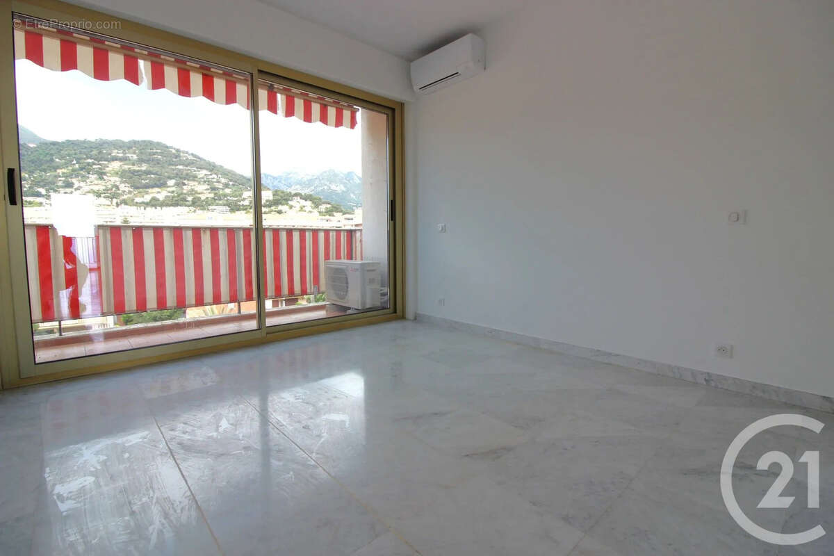 Appartement à ROQUEBRUNE-CAP-MARTIN