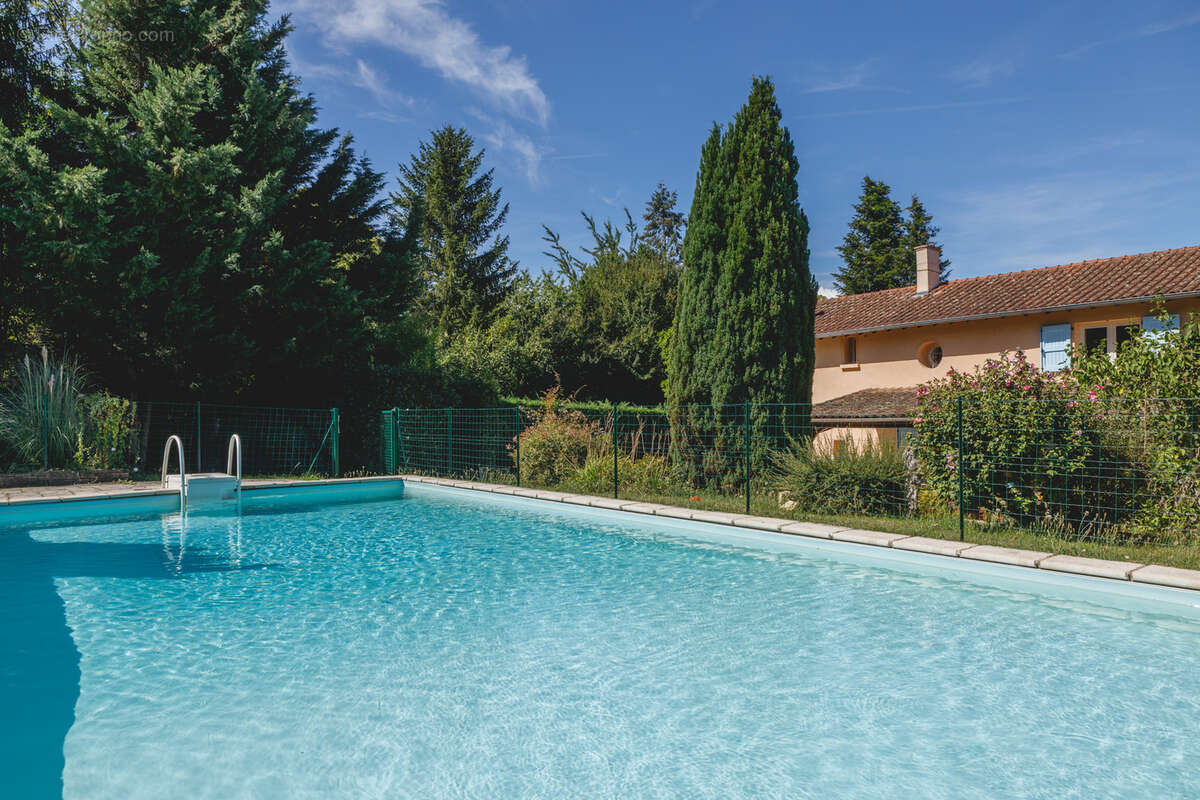 Maison à MONTMERLE-SUR-SAONE