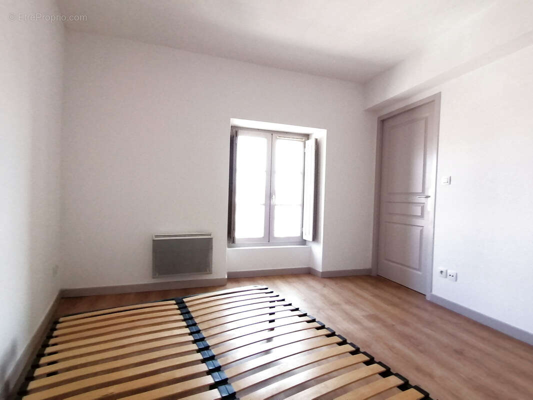 Appartement à ROQUEMAURE