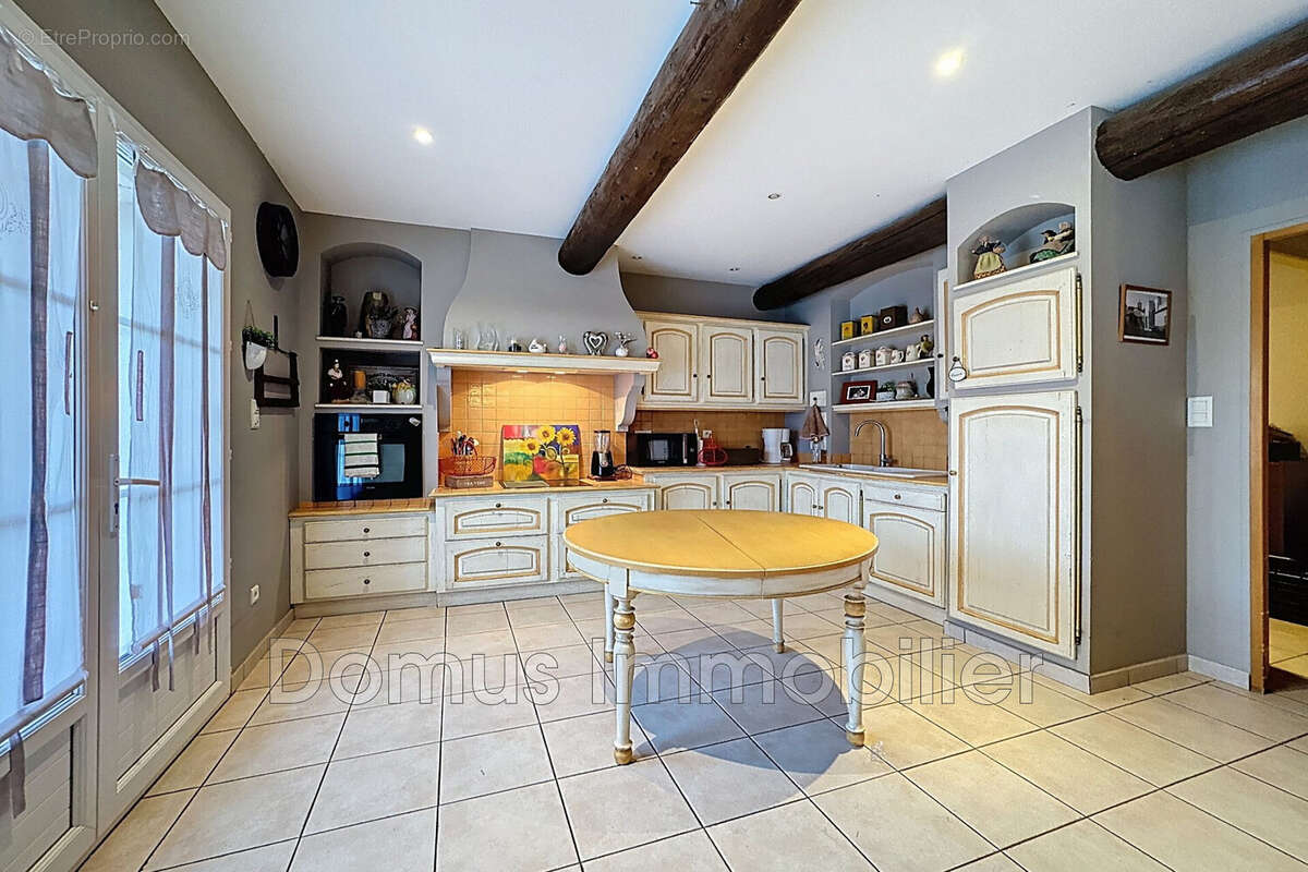 Maison à PERNES-LES-FONTAINES