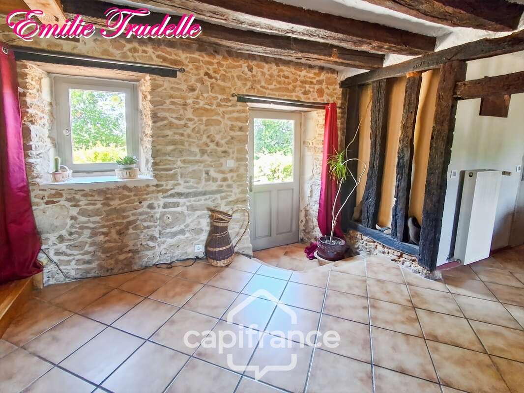  Longère de caractère du XVe siècle à vendre 5 pièces NUILLE LE JALAIS (72)  – 105 m²- 3ch – Terrain de 1 823 m² - photo 17