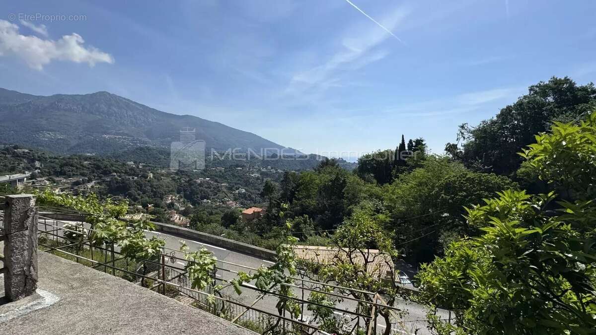Maison a renover entierement avec terrain proche menton - photo 9