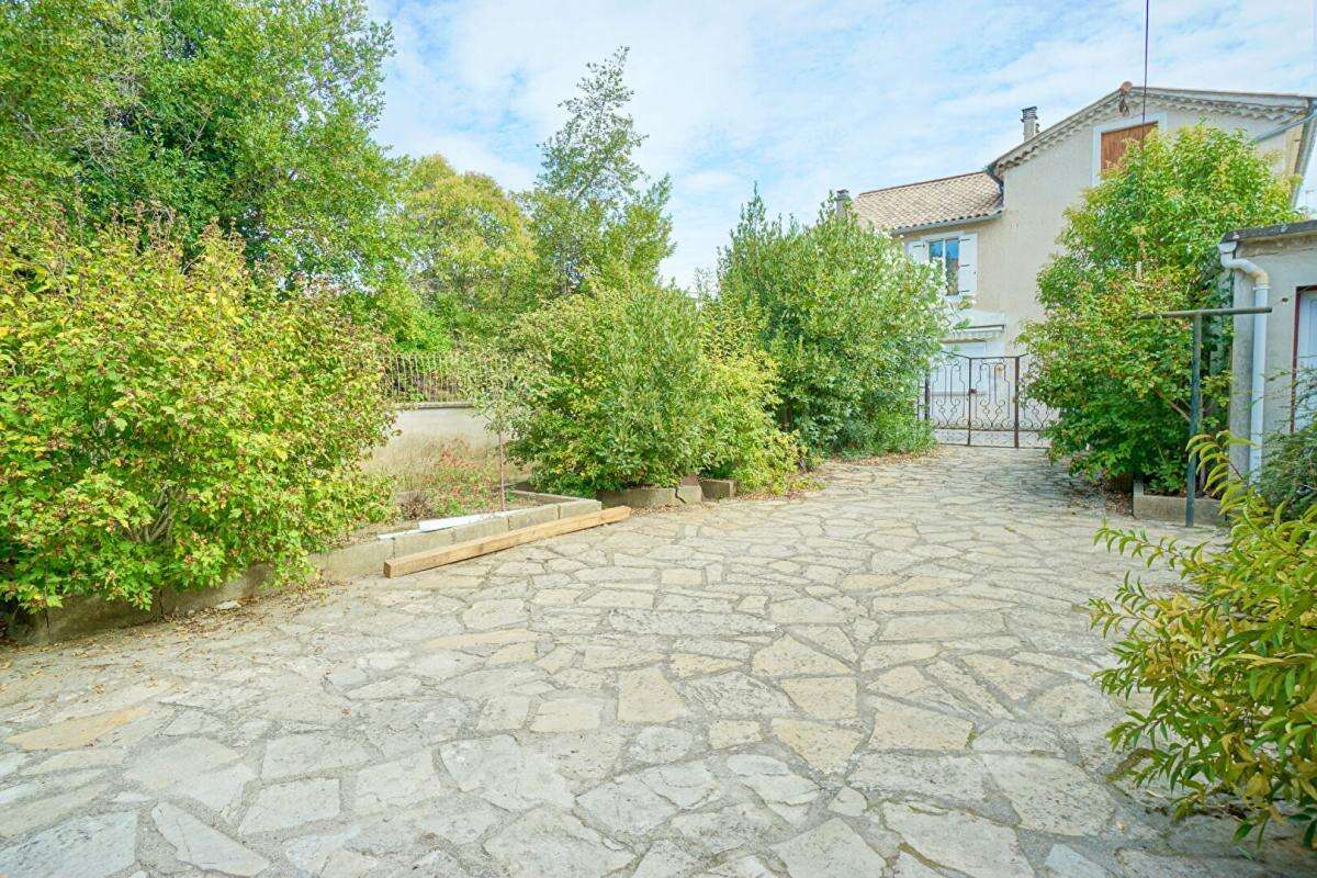 Appartement à SALINDRES