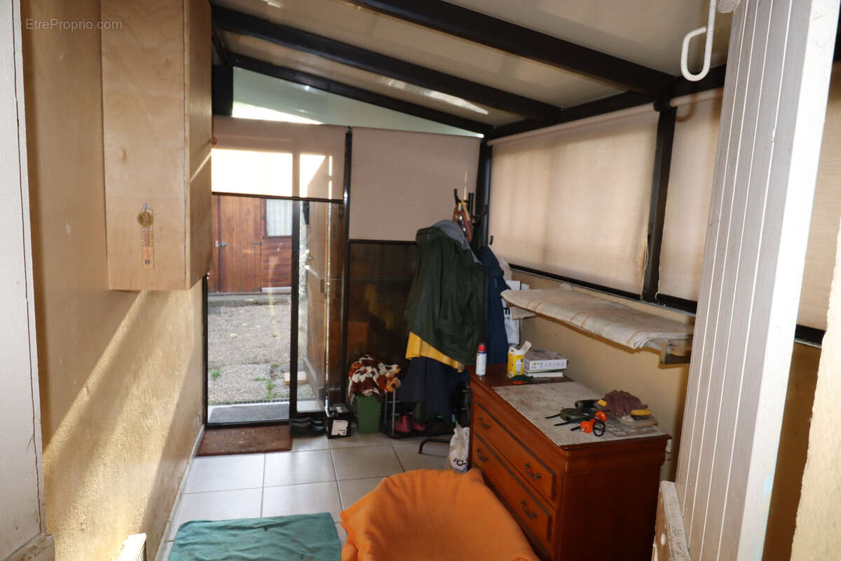 Proche de CUISERY (71) Maison de village en pierre rénovée avec dépendances - photo 7