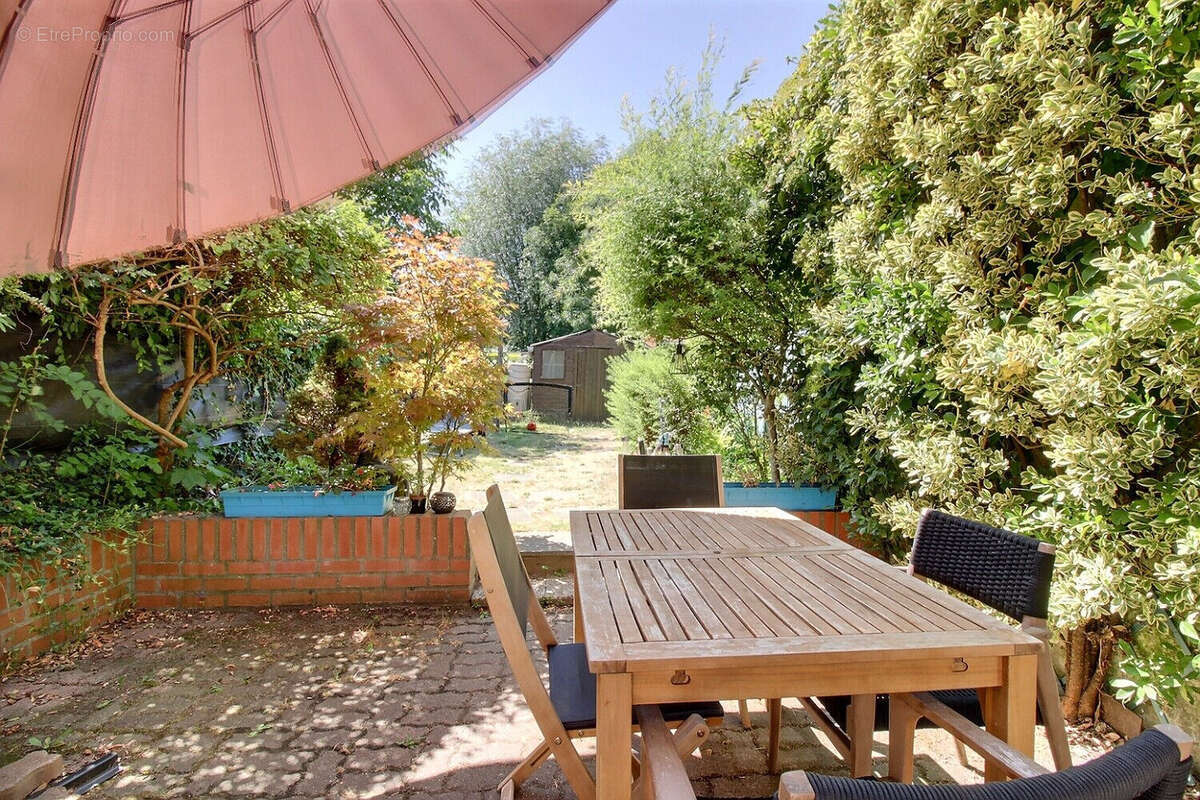 Maison Lomme métro, 105 m2 , 3 chambres , dressing, jardin, cave - photo 6