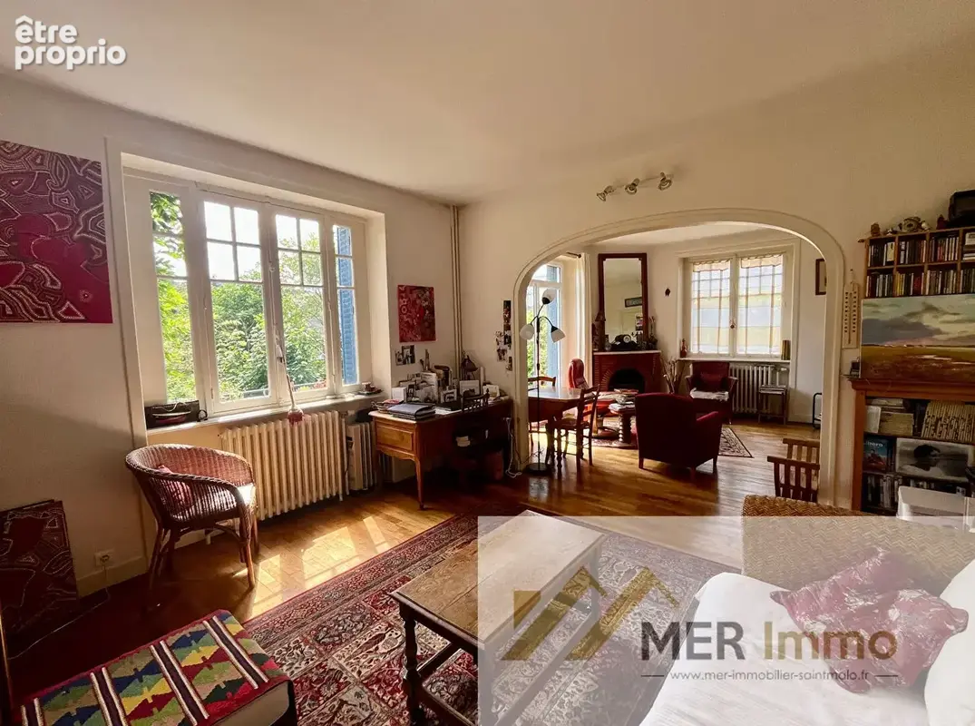 DINAN CENTRE - EXCLUSIVITE MER IMMOBILIER - Le charme d'une maison familiale au coeur d'un magnifique jardin arboré de plus de 1 - photo 2