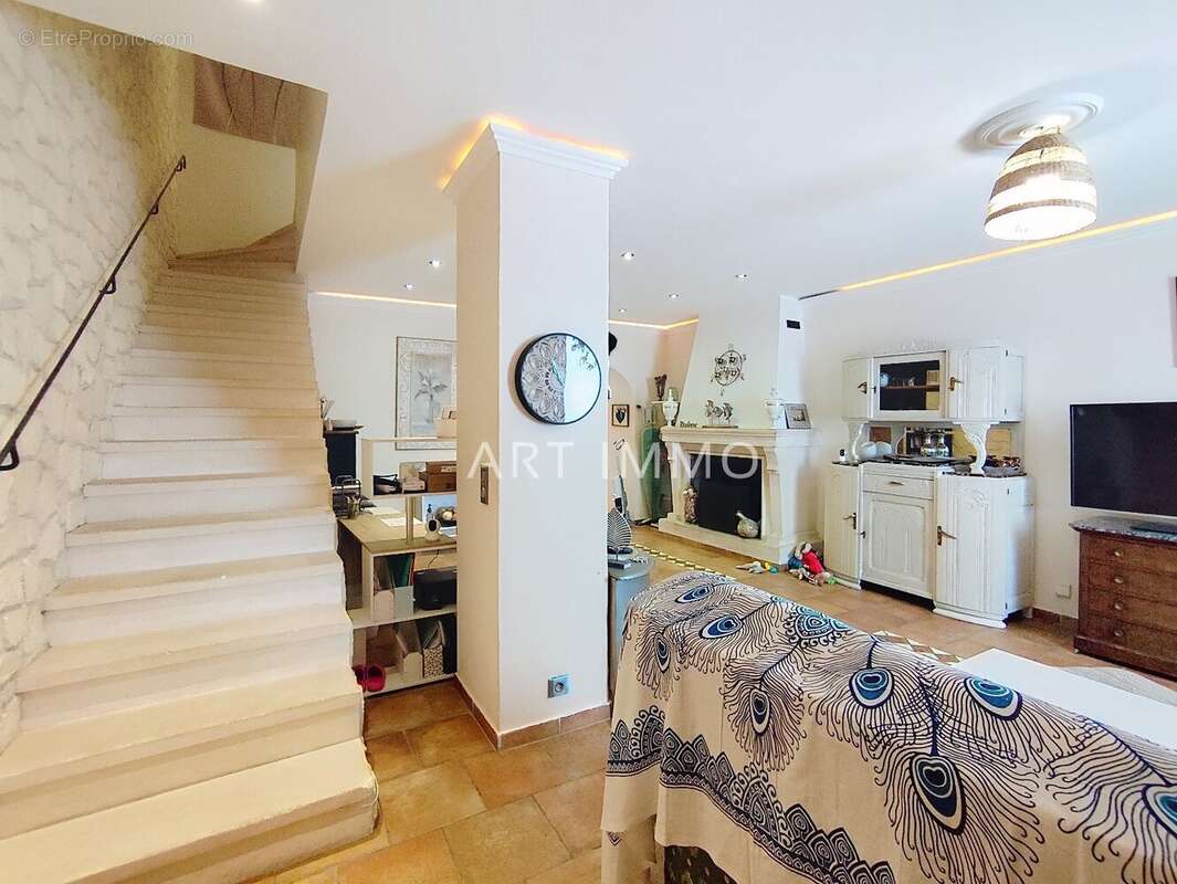 Maison de charme avec piscine et jardin a cavaillon - photo 3